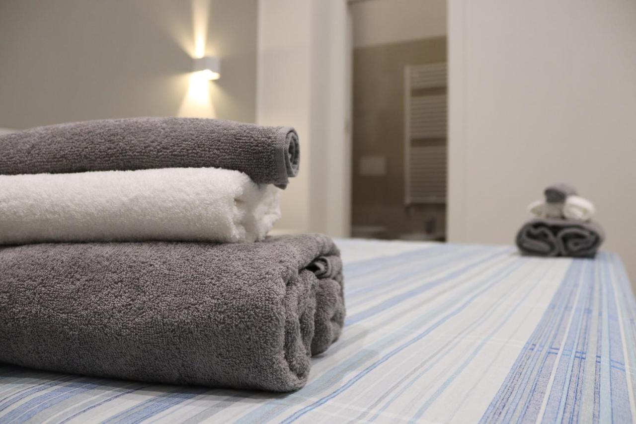 Moon Bologna Apartment Bagian luar foto