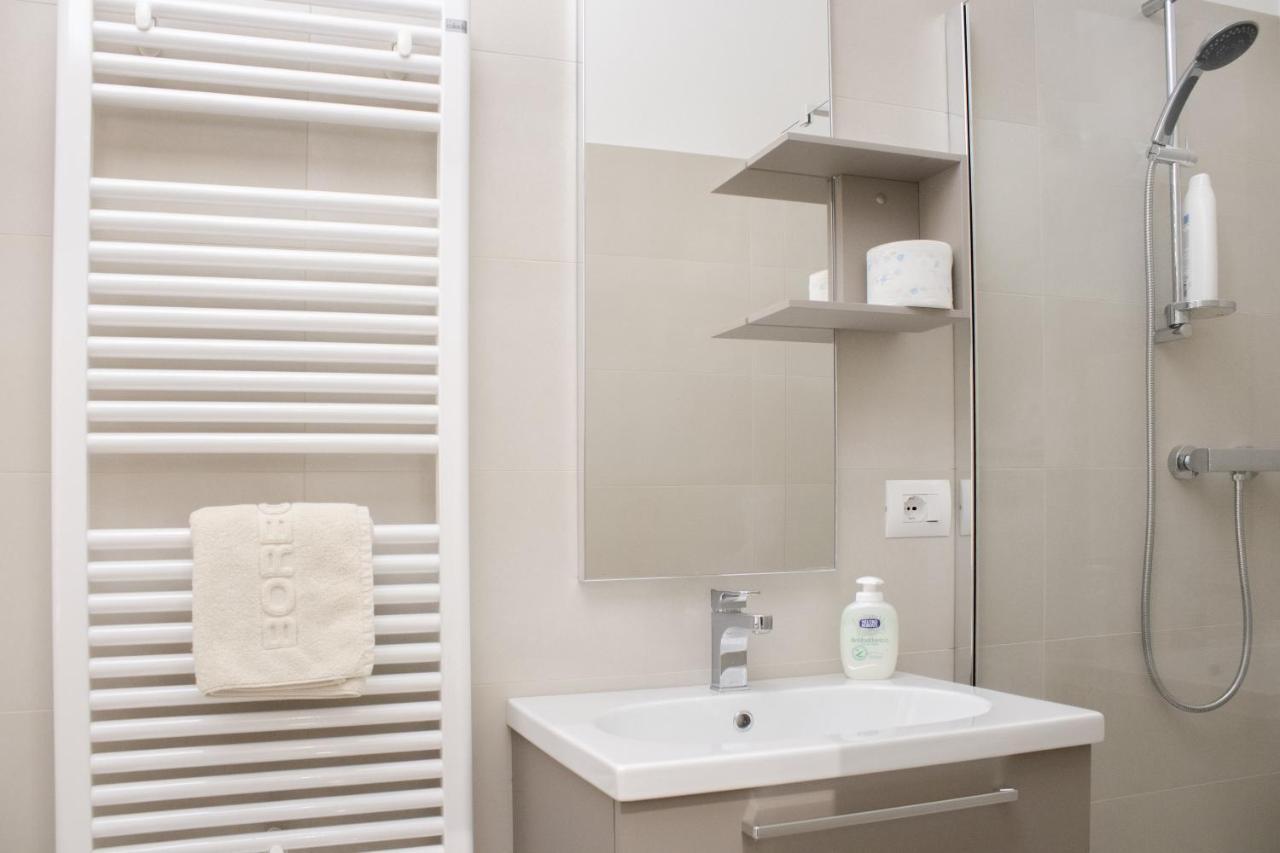 Moon Bologna Apartment Bagian luar foto